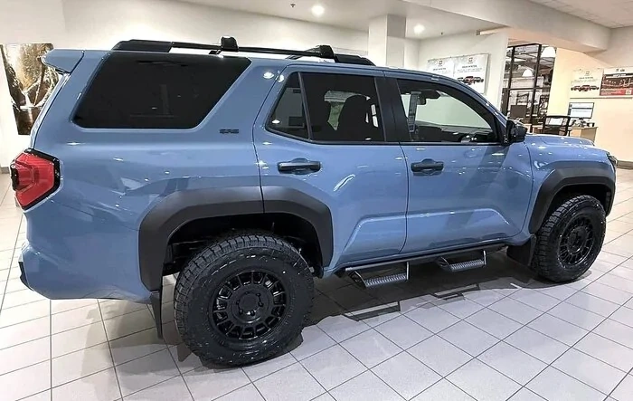 +25 mm offset Black Rhino Wheels (BR015) on 2025 4Runner SR5 6th Gen Heritage Blue