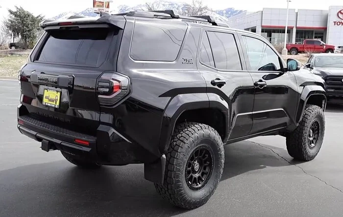 Build: 3" Lift and 17" Wheels (Icon), 35's, Open Country AT3 35x12.50R17, Premium Tail Lights