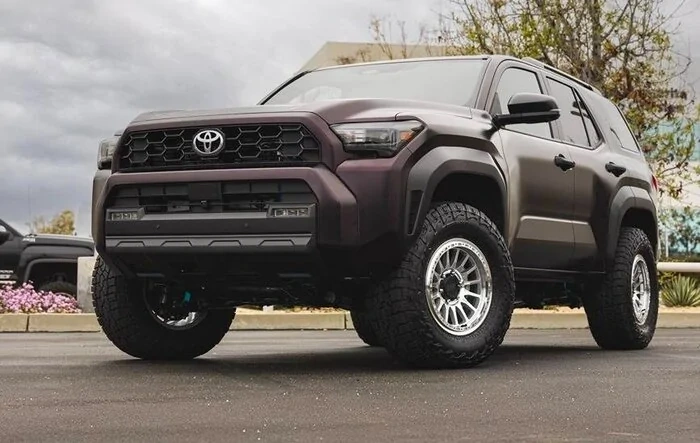 Vinyl wrapped 2025 4Runner build: 2" level lift, +25 offset RRW wheels, 285/70R17 Wildpeak AT4W, Camburg Upper Control Arm, KING Shocks