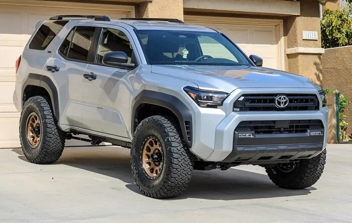 35s (KO3) on SR5 + Westcott Preload Collar Level Kit + Method 305 Bronze Wheels