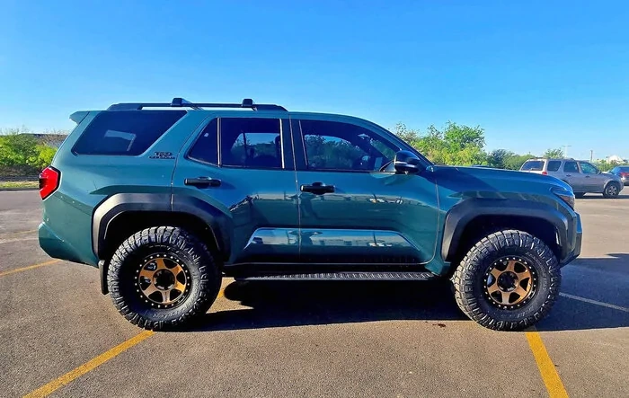35's Tires (35x12.5R17 Ridge Grappler) and Method 310 Wheels (+35 offset) and Westcott Precollar Lift