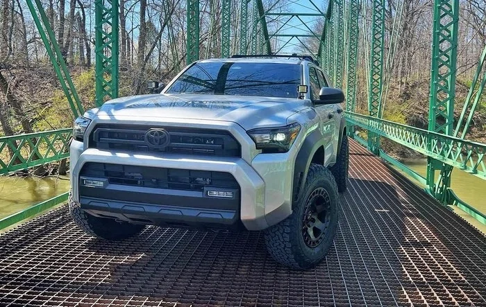 CUTTING EDGE SR5 build - 285/70/17 KO2's on Black Rhino Bahari -10 Offset Wheels + Level Lift