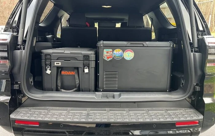Fridge / Roam - ICECO 45l ProS sideways and Roam 86L case fit in cargo area