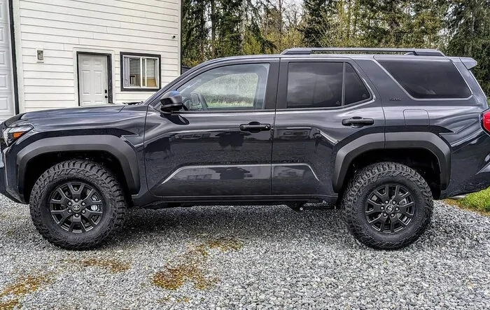 285/70R17 Baja Boss A/T tires on stock SR5 wheels, no rub