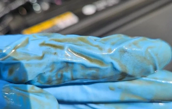 Visual reminder to oil change during break in (at 1000 miles)