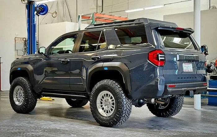 Old Man Emu (OME) MT64 3" Suspension Lift Kit, Nitto Ridge Grapplers 35x11.50R17, Method 318 17x8 +25 Offset