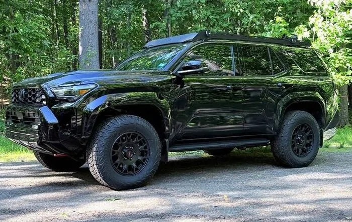 DTH-VDR: Black TRD Sport Premium Build