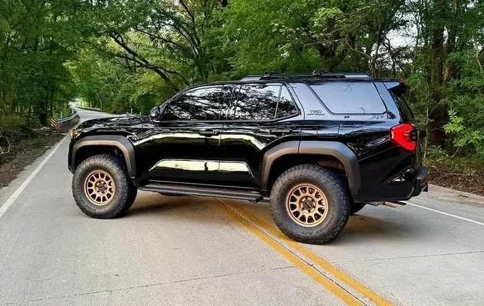 Round 1 mods done - BLACK ORP HYBRID on 35's: Open Country AT 35x12.5 / Method 703 +35 offset / 2.5 Inch Lift