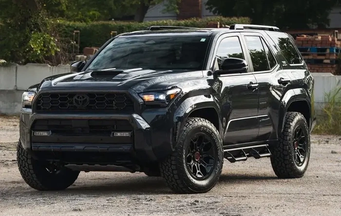 New member!! TRD Sport Premium Build TRD Pro wheels, predator steps