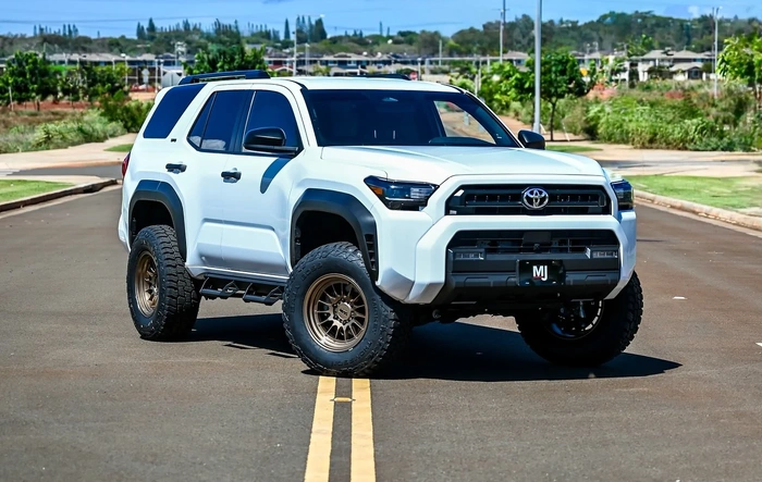 SR5 build: 0 offset SSW Dakar 17x9 wheels, MT Baja Boss AT 285/70/17, ReadyLift 2.5 Inch Lift Kit, OEM Predator Steps