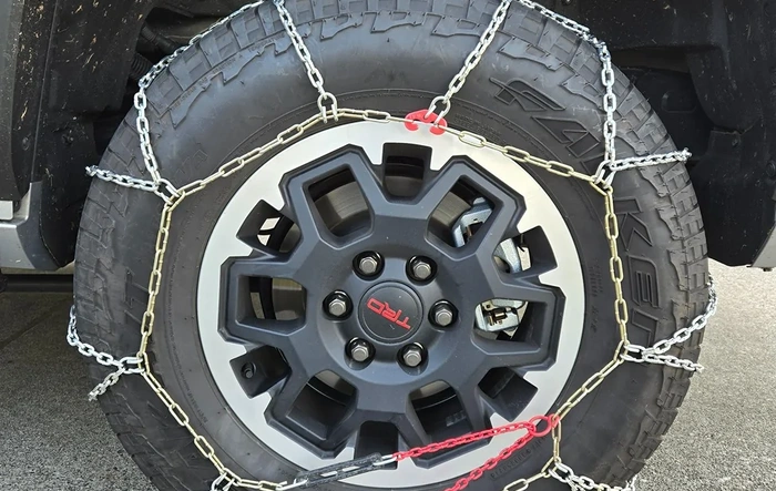 Tire Chains Installed on 265/70/18 Tires - Chaining Up For Snow