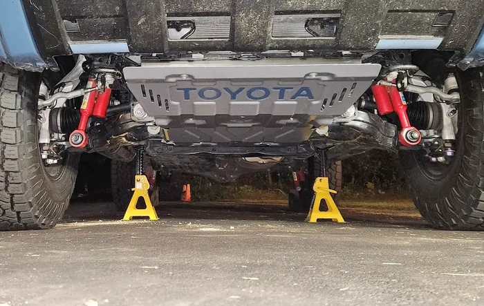 How're you lifting your 4runner? Ramps or floor jack + jack stands?