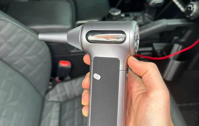 WOLFBOX MF200 Compressed Air Duster - Best interior detailing tool