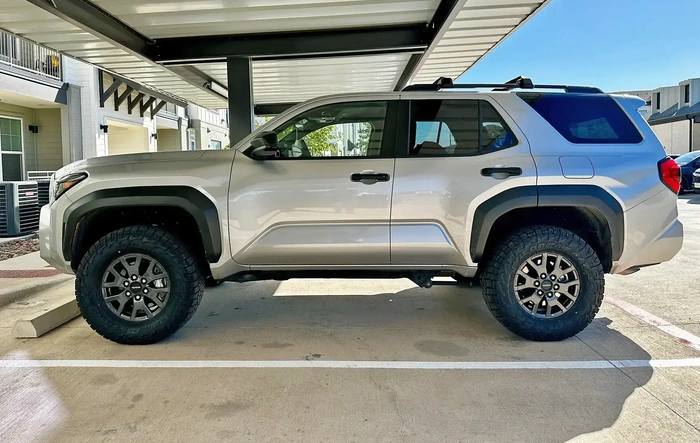Westcott Lift and 33's (285/70/17) on my SR5