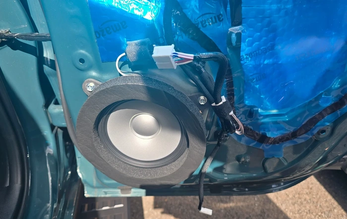 My JBL audio system upgrade adventure for decent sound. Review of Trailgridpro set and Beatsonic Encore X.