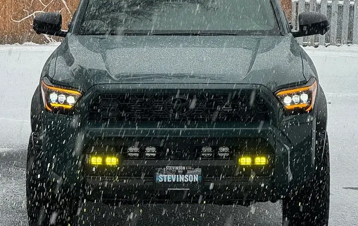 TRD ORP Everest Build: Bronze Method 703 +35 offset, 285/70/17 KO3, Alpharex Nova Headlights & More