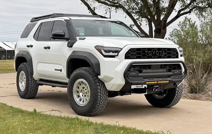 2026 Trailhunter Build: Westcott Preload Collar Kit + Sliders, Toyo AT3 C 285/75/17, Method 709 HD 17” + 25, ADD Stealth Center Mount + Warn EVO 12S